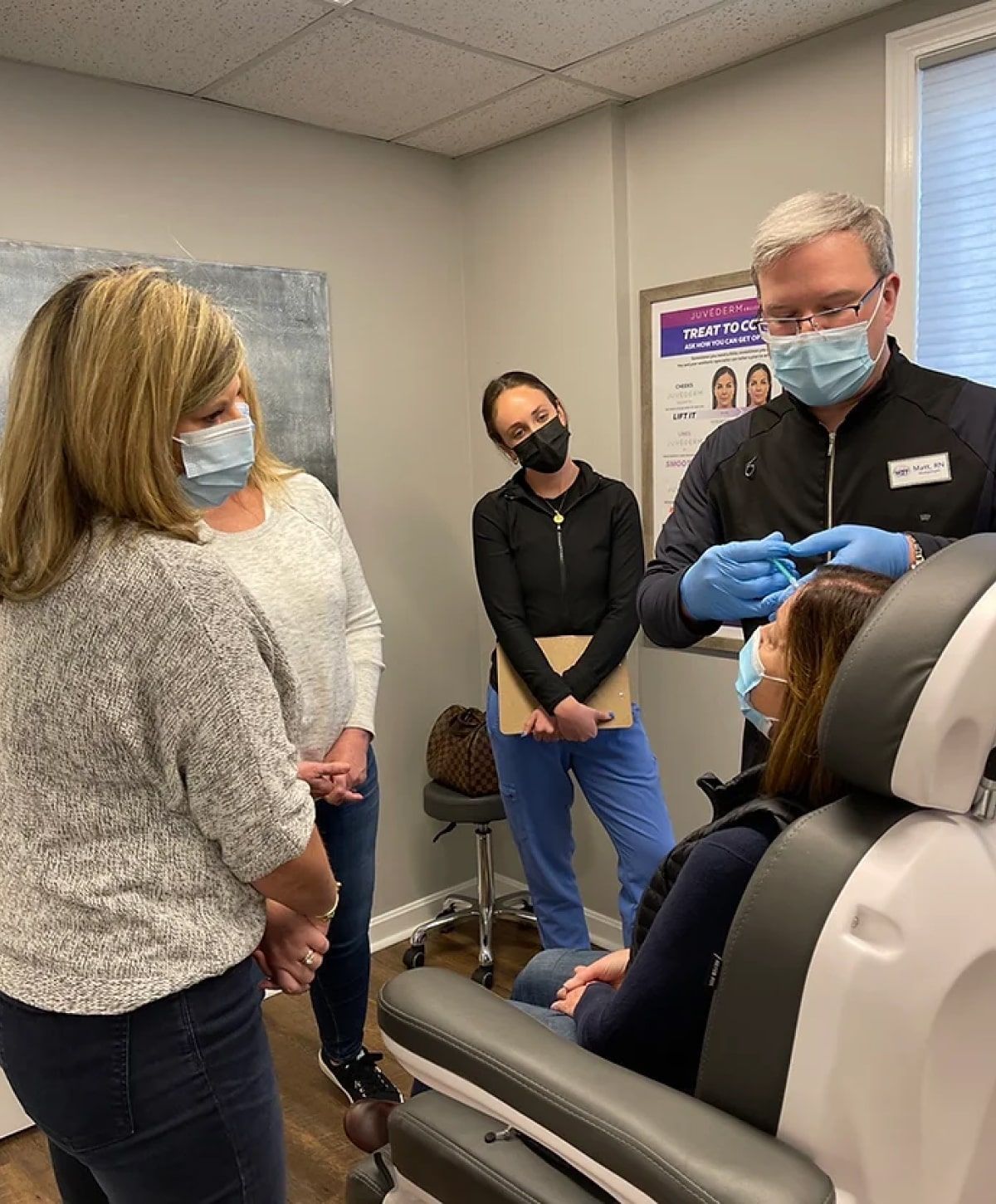 introduction to neurotoxins students with their instructor delivering botox to a patient model